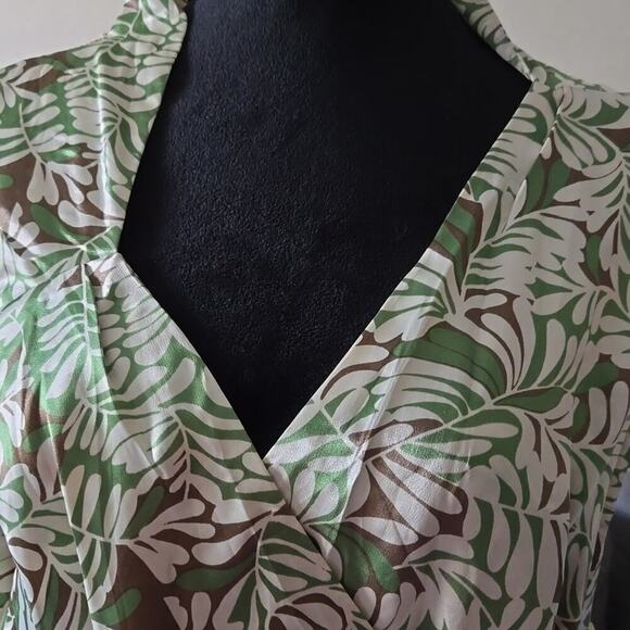 BCBGMAXAZRIA Women's Wrap around Blouse Size Medium - Picture 4 of 6